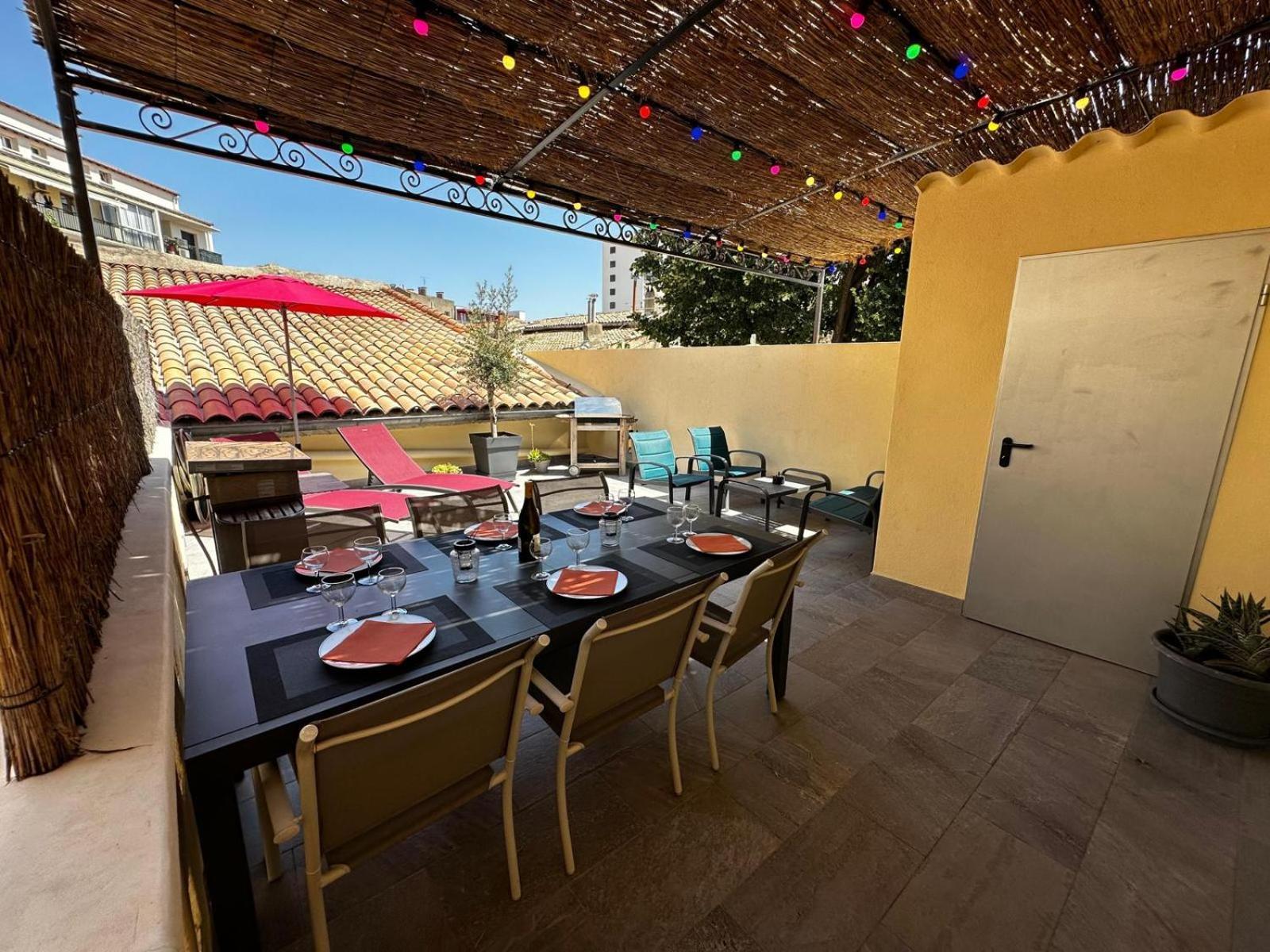 Appartement 4 A 8 Personnes, Spacieux De Standing Classe 4 Etoiles Nîmes Exterior photo