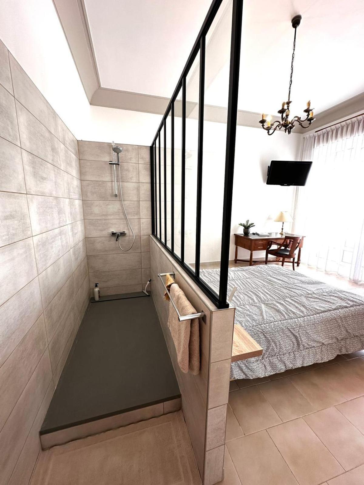 Appartement 4 A 8 Personnes, Spacieux De Standing Classe 4 Etoiles Nîmes Exterior photo