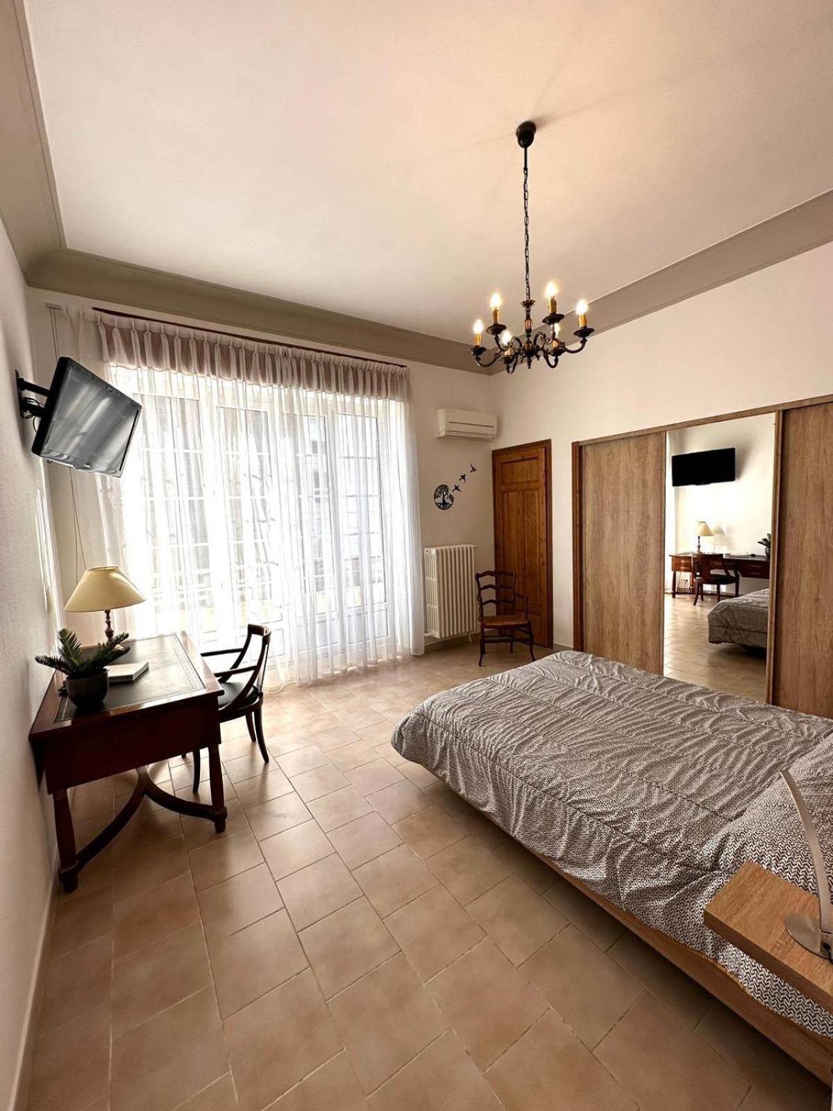 Appartement 4 A 8 Personnes, Spacieux De Standing Classe 4 Etoiles Nîmes Exterior photo